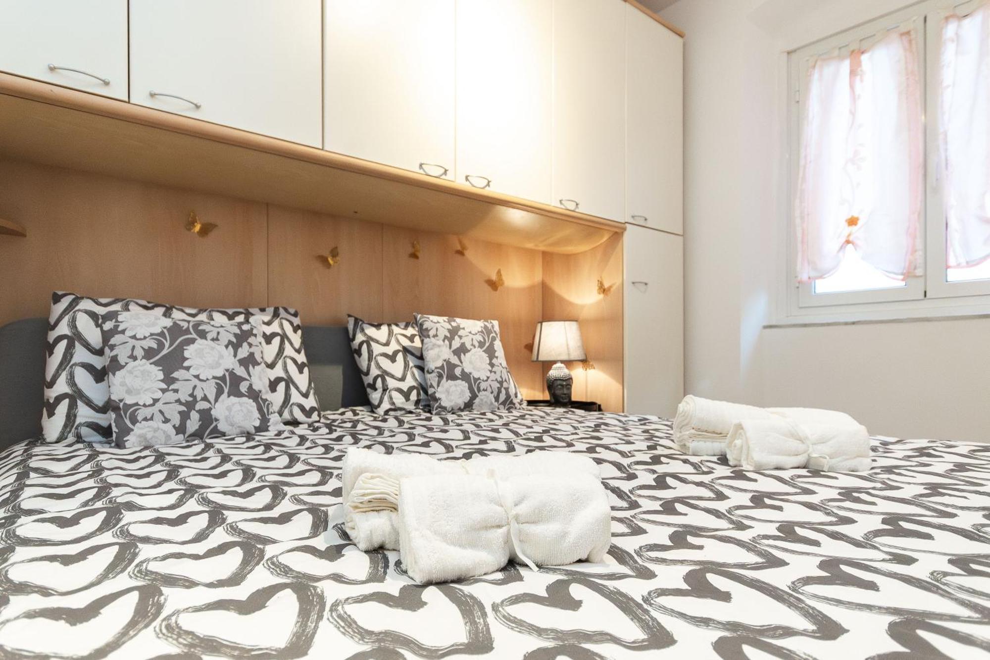15 Min Centro E Stazione Ferroviaria Apartment เจนัว ภายนอก รูปภาพ