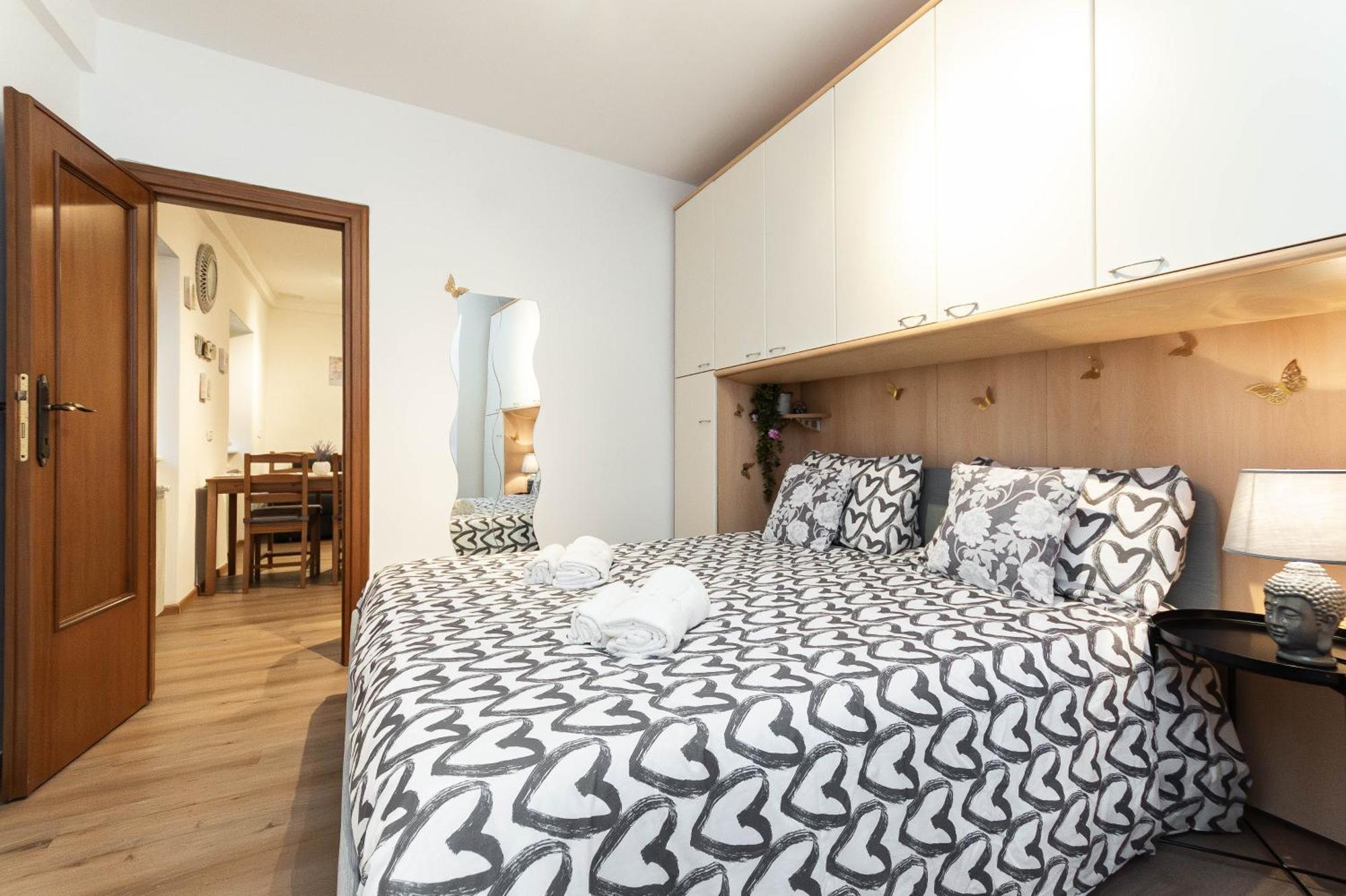 15 Min Centro E Stazione Ferroviaria Apartment เจนัว ภายนอก รูปภาพ